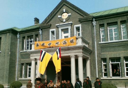 从多个角度解析封建社会最后一个皇帝溥仪为何会沦为日本的傀儡