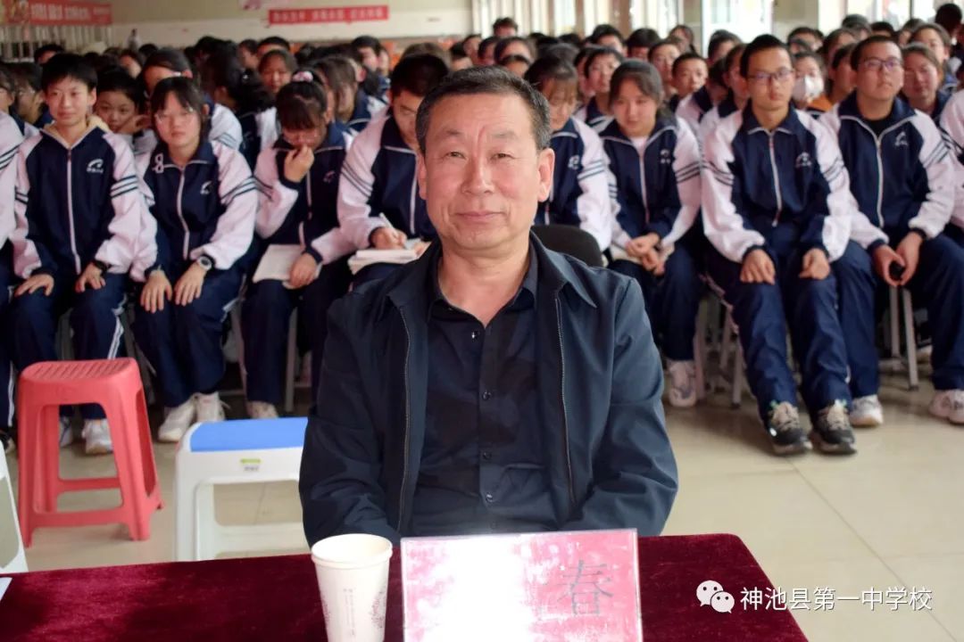 学校纪念五四运动暨表彰大会流程,我校七一表彰大会隆重召开