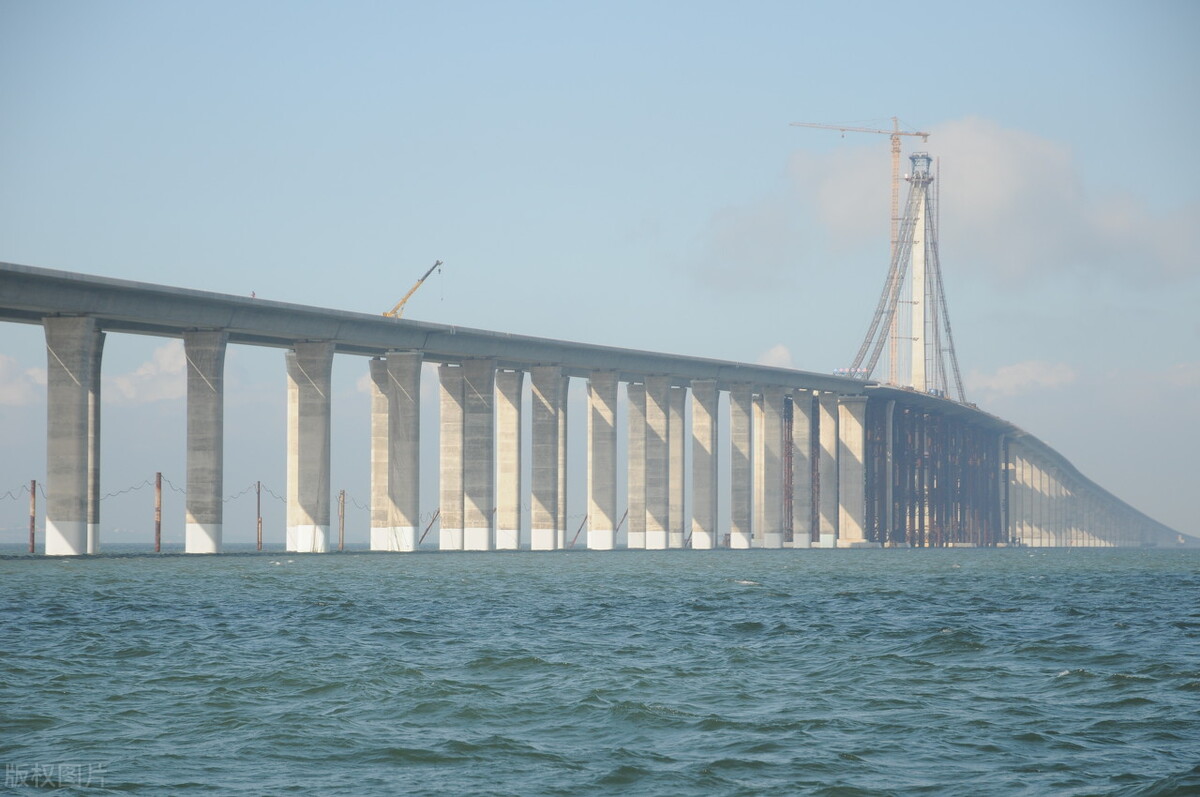 为什么山东沿海只有青岛发展最好,为什么青岛是山东第一大城市