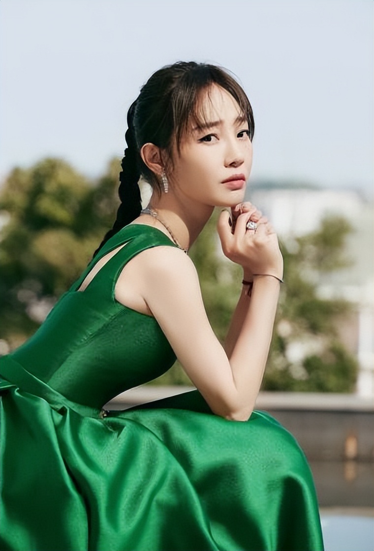 一指禅事件后，39岁的白百合出席华表奖，难道她要复出了吗