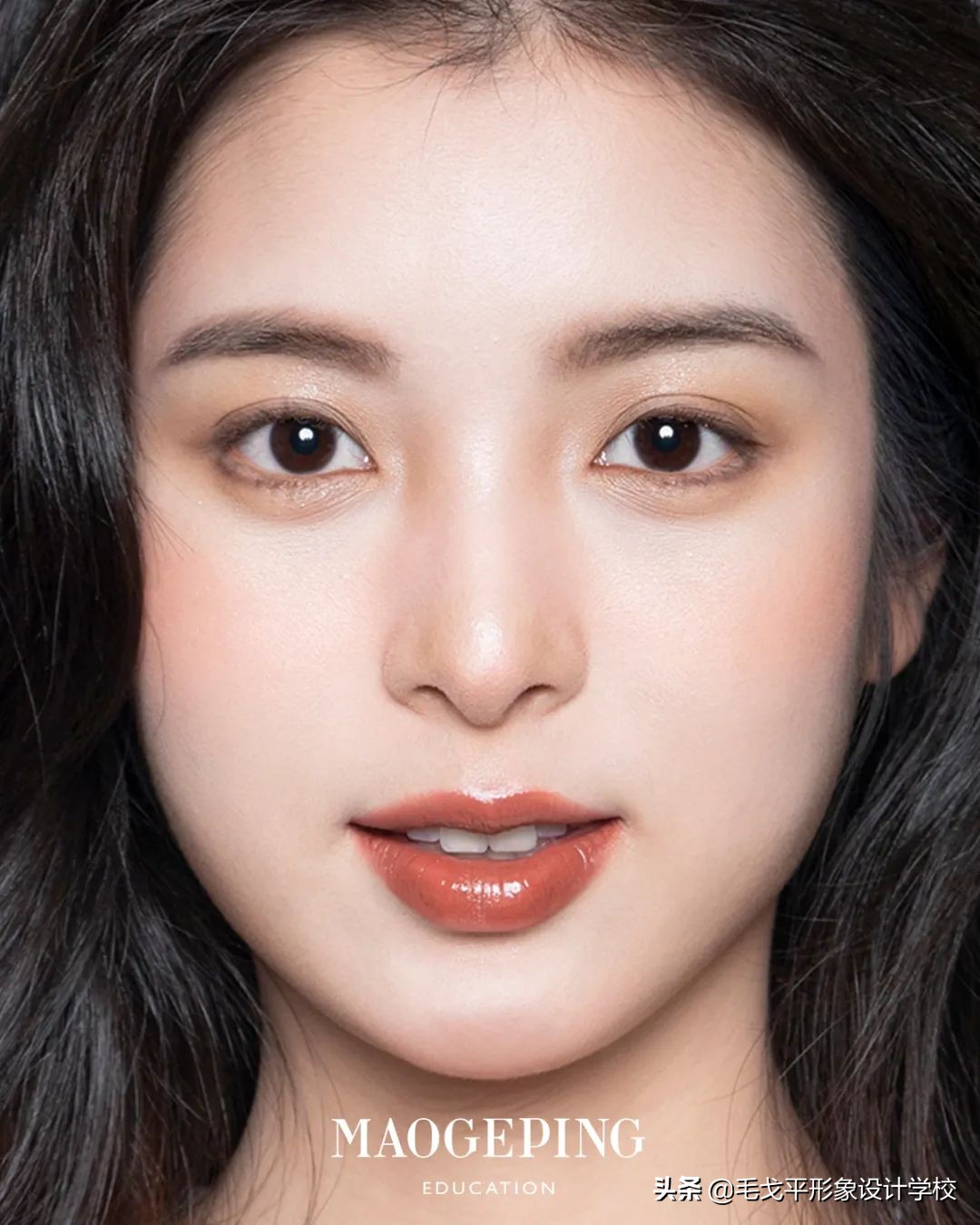 适合新手的腮红推荐教程,新手必学的四种腮红修容