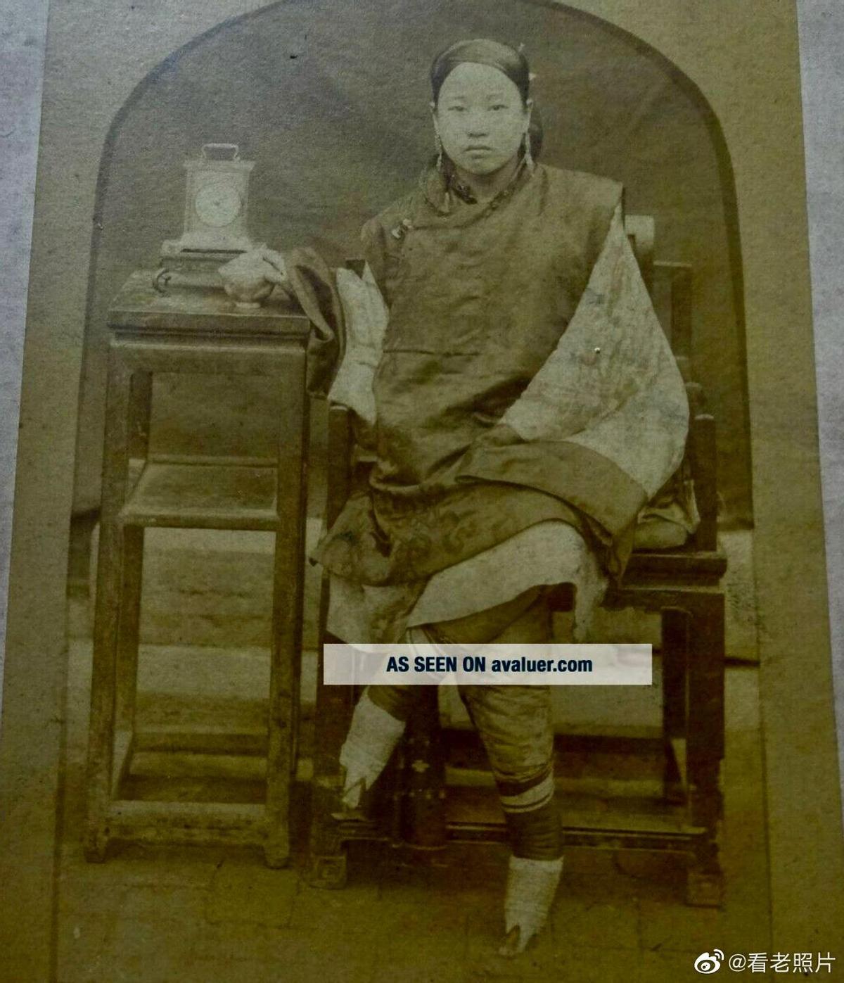 集中营惨状:30张老照片揭示妇女衣不遮体的悲惨命运!