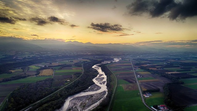 一个人成功其实很简单,要想成功的人必须要做到三点