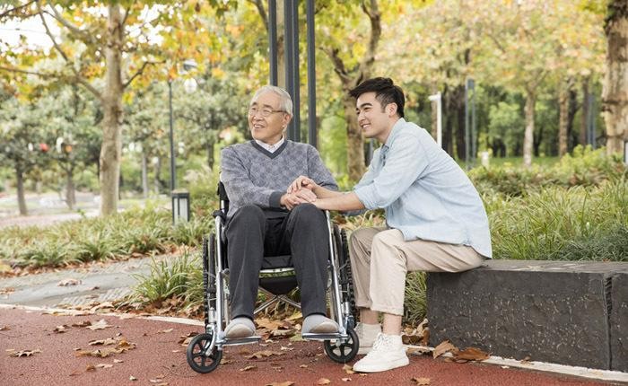 “新型啃老”开始兴起，孩子不工作也不伸手要钱，3000块能活一年