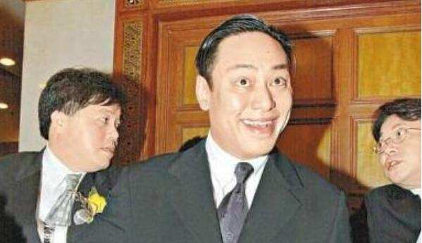 香港穷小子，做房地产身家20亿，疯狂泡女明星，却47岁在东莞猝死