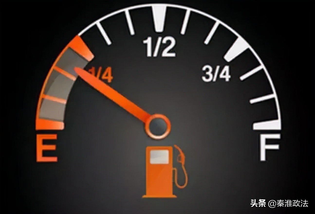 高速路上没油了要打什么电话,高速上车没有油了怎么办