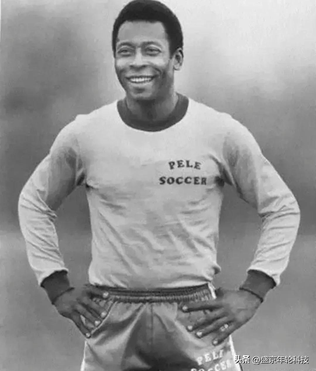 一代球王陨落的视频,球王贝利的传奇足球之路