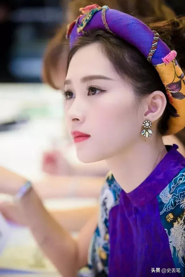 越南土豪极奢淫欲，有3个老婆、7位*妇情**，人称现代韦小宝