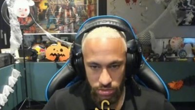 巴西足球运动员内马尔,内马尔不应该离开巴萨吗