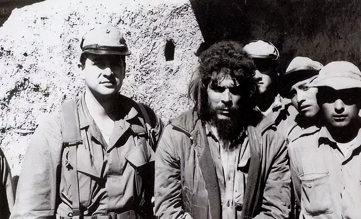 格瓦拉：访华时被周总理批评，兵败被捕后，杀手喝酒壮胆才敢行刑