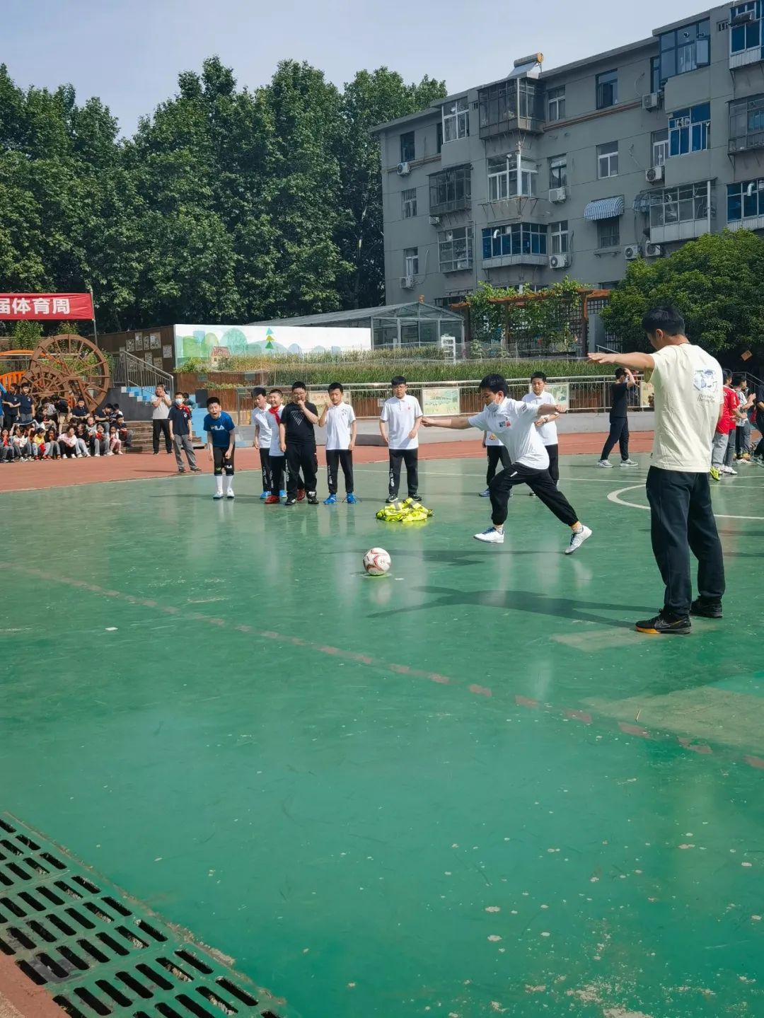 扬赛场体育精神展实验少年风采-河南省实验小学第十八届体育周