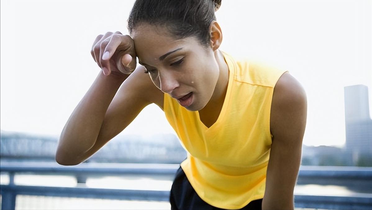 小孩子手脚脱皮缺什么维生素,孩子手脚脱皮是缺维生素吗