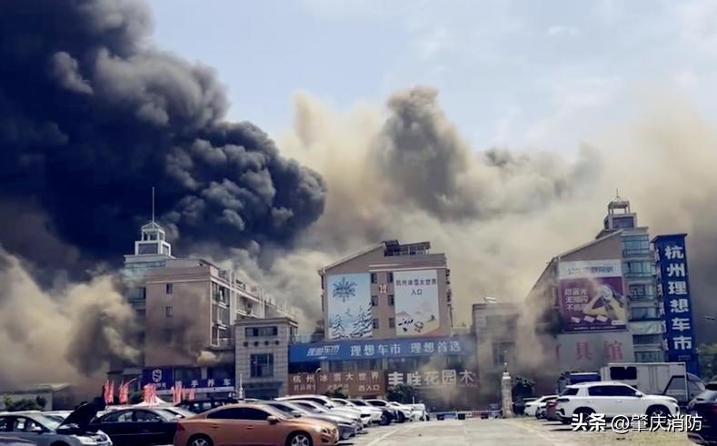 夏天玩雪胜地冰雪世界,适合夏天避暑的冰雪世界