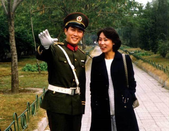 唐国强与唐莉现状,唐国强的女儿唐莉个人资料