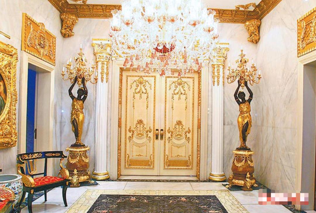 恋人妻、追青霞、混黑道、建豪宅，“武侠片之父”的江湖往事……