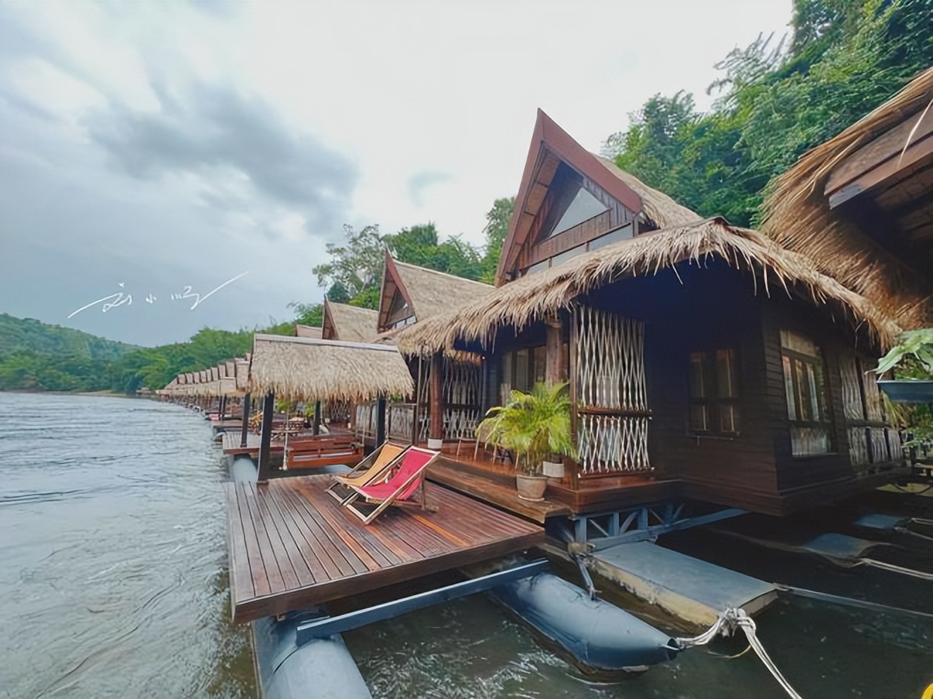 泰国北碧府桂河竹筏酒店,泰国北碧府附近酒店