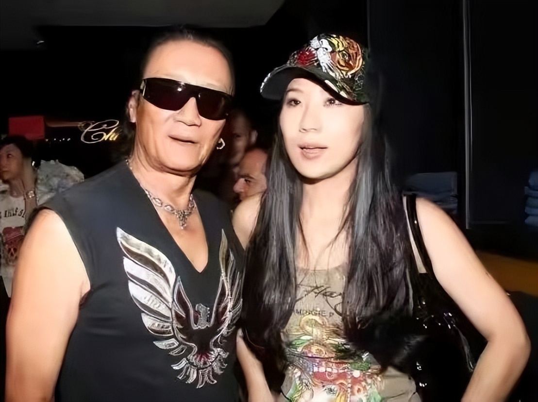 谢贤哪年离婚的,谢贤离婚过几次