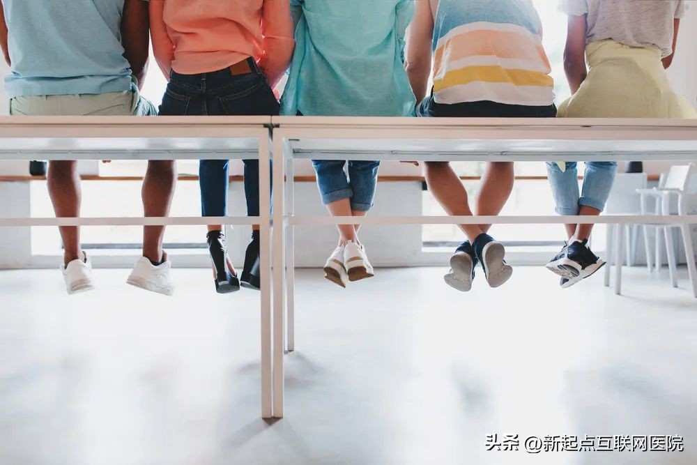 别人坐热的凳子会传染妇科病吗,坐凳子能传染皮肤病吗