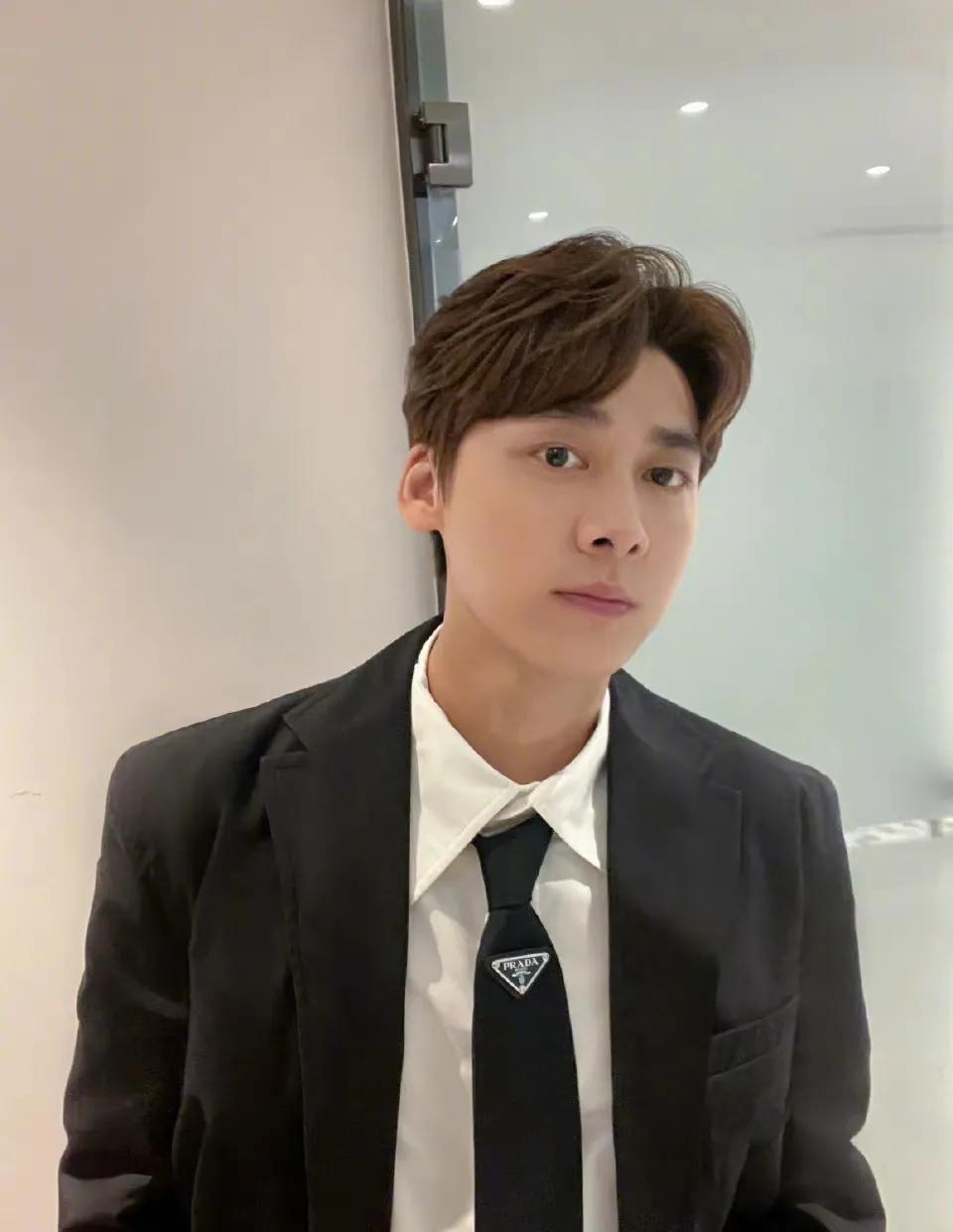 肖战王一博杨紫黄子韬,肖战杨紫王一博黄子韬微博之夜