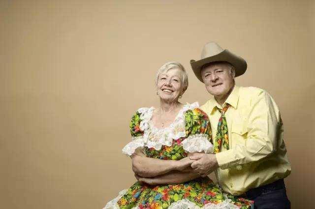 为啥欧美没有常年卧病在床的老人,欧美老人很少卧病在床