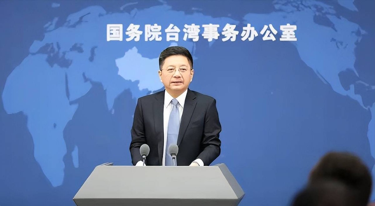 蔡英文喊话“吃石斑,挺台湾”!激起岛内民愤,滞销凤梨吃完了吗