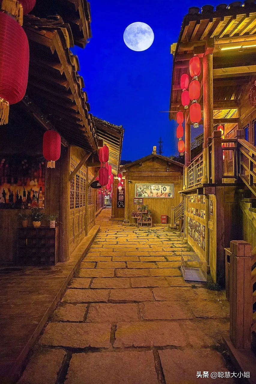 江苏镇江，比扬州安逸。这座有钱低调的小城，倦了就去小住几日