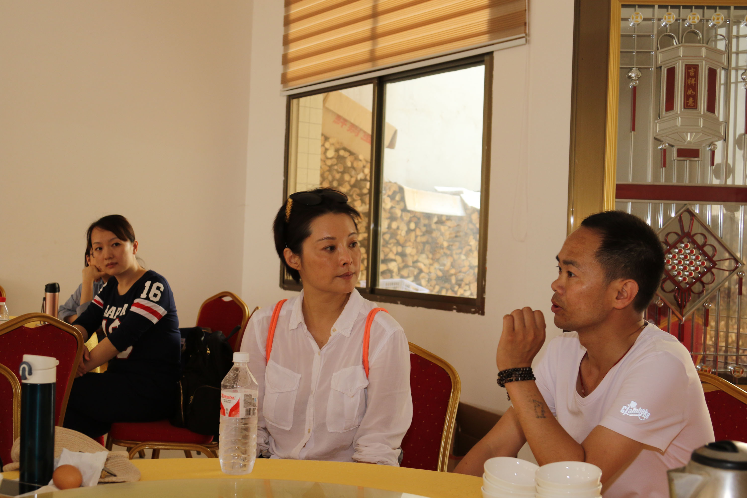 袁立偷狗搞笑视频,袁立讲偷狗的视频