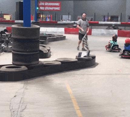 女主管换了新电脑，她把旧的送给了我，我抬回家打开影库