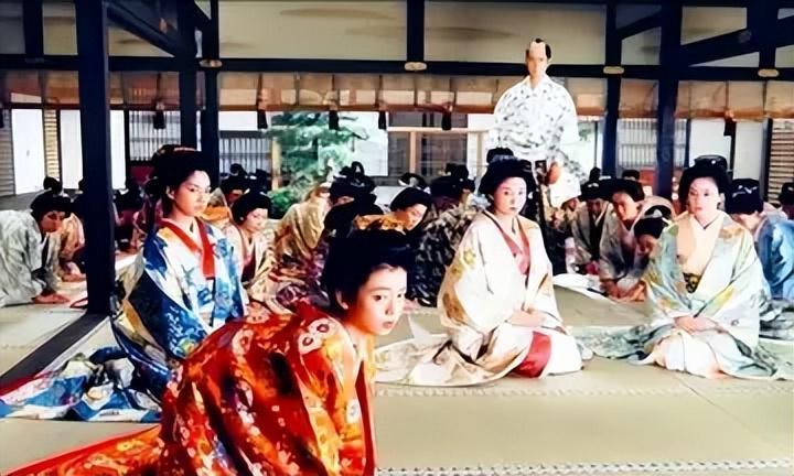 日本奇葩陋习“夜爬”,为了人口繁衍不择手段,上世纪才被废止