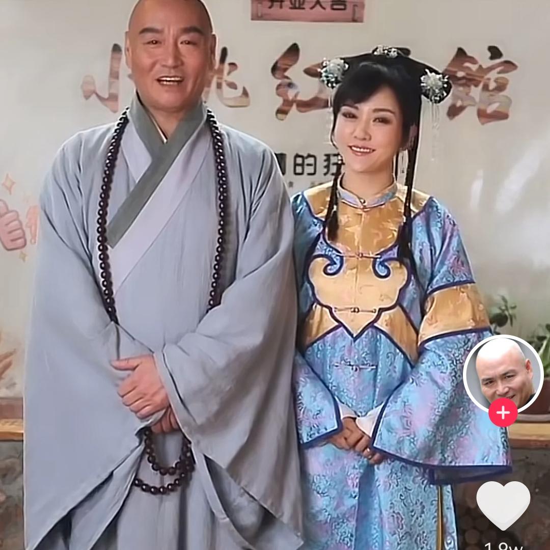 老戏骨直播带货被骂视频,老戏骨直播卖货被质疑当场落泪