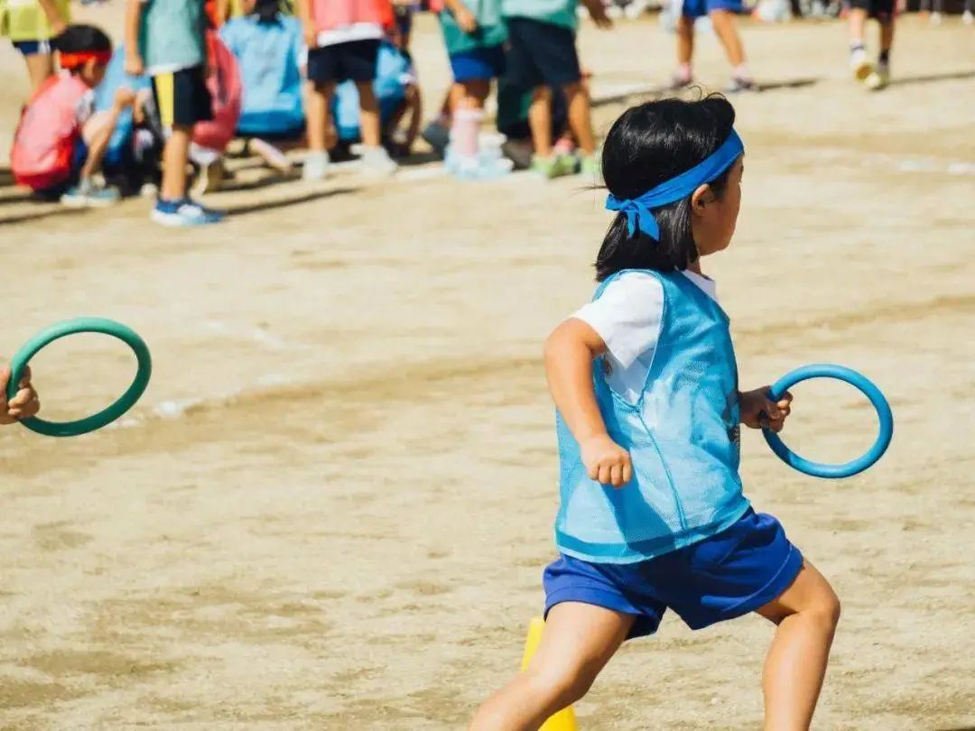 爸爸拍坏人女儿却被偷走完整版,日本爸爸偷拍孩子