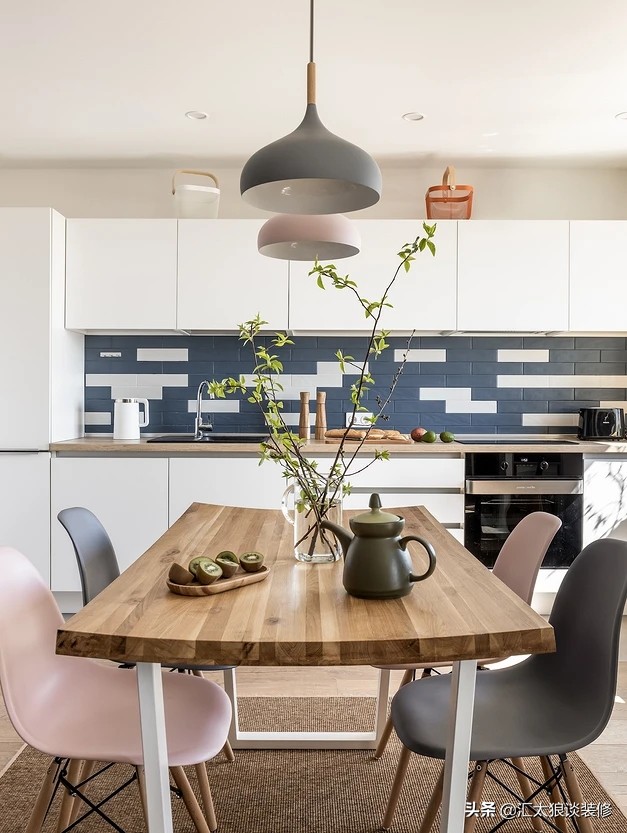 都是小户型都是简装，我家装完像出租房，她家却有气质多了，佩服