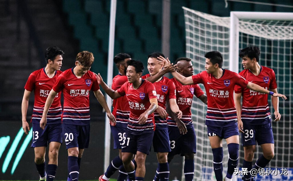 迎难而上只为足球,广州队、河北队、重庆队3支球队自救让人敬佩