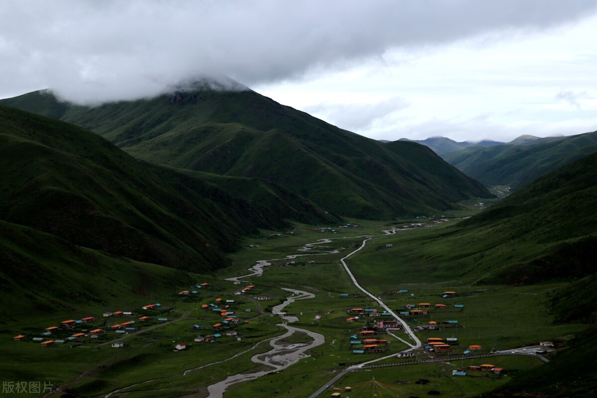 四川的天空之城,四川甘孜天空之镜