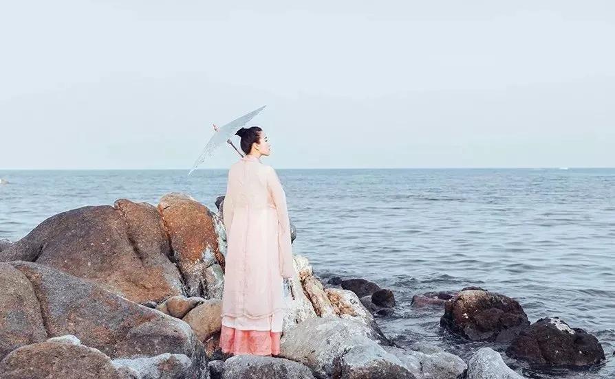 修心修己看淡一切方能度人,修心的最高境界是凡事不当真