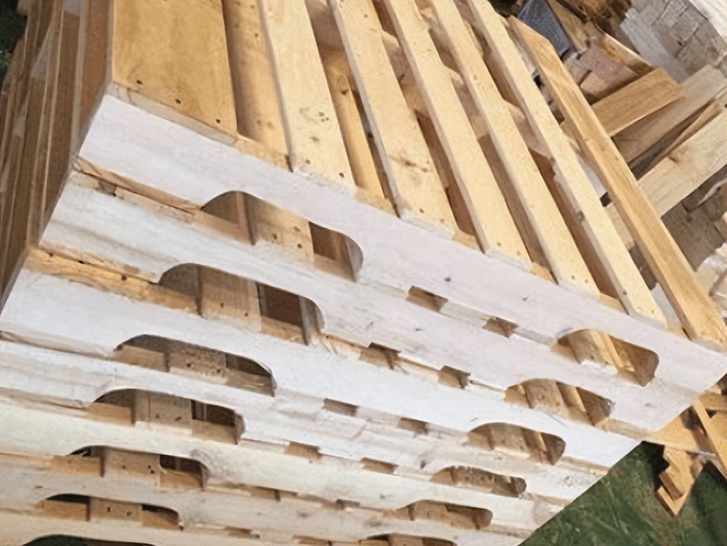 如何选择成品托盘,木托盘正确运用需要注意些什么