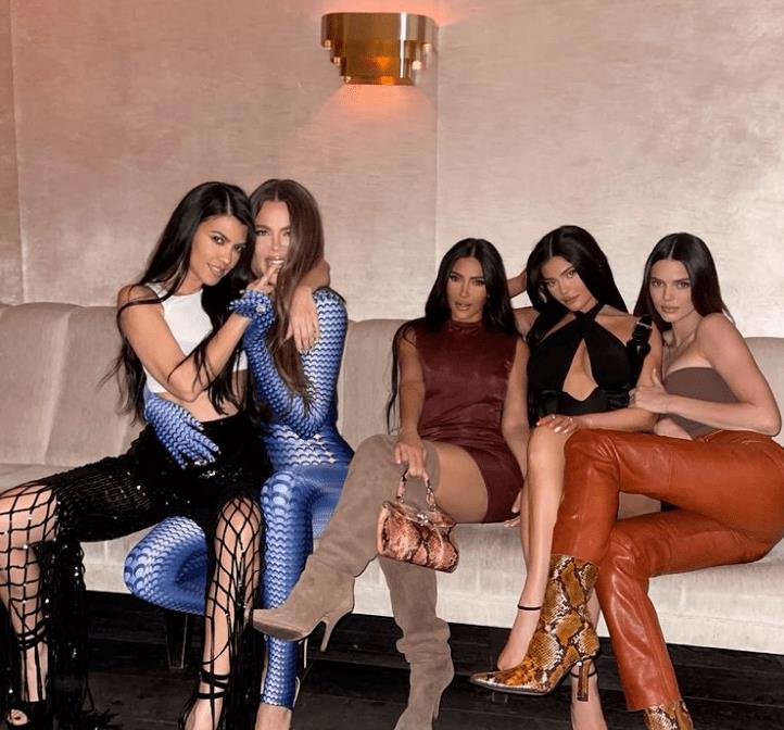 卡戴珊家族凯莉原来的样子,卡戴珊家族凯莉视频