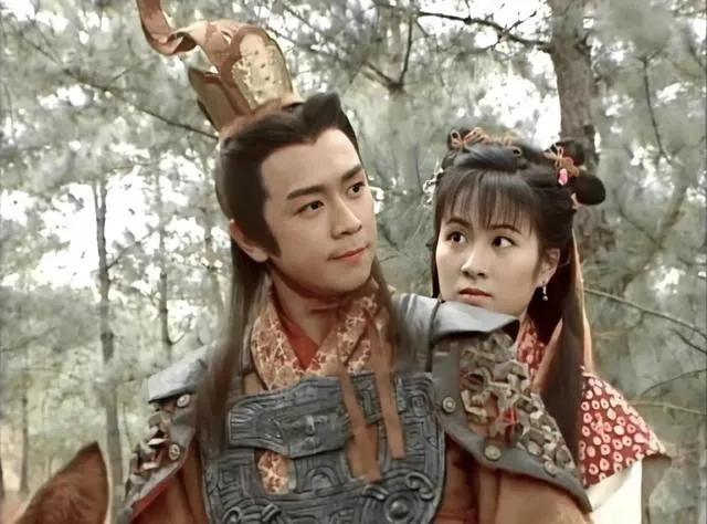 年老体弱就别演古偶了，所谓鲜衣怒马少年郎，还得看这8位男星