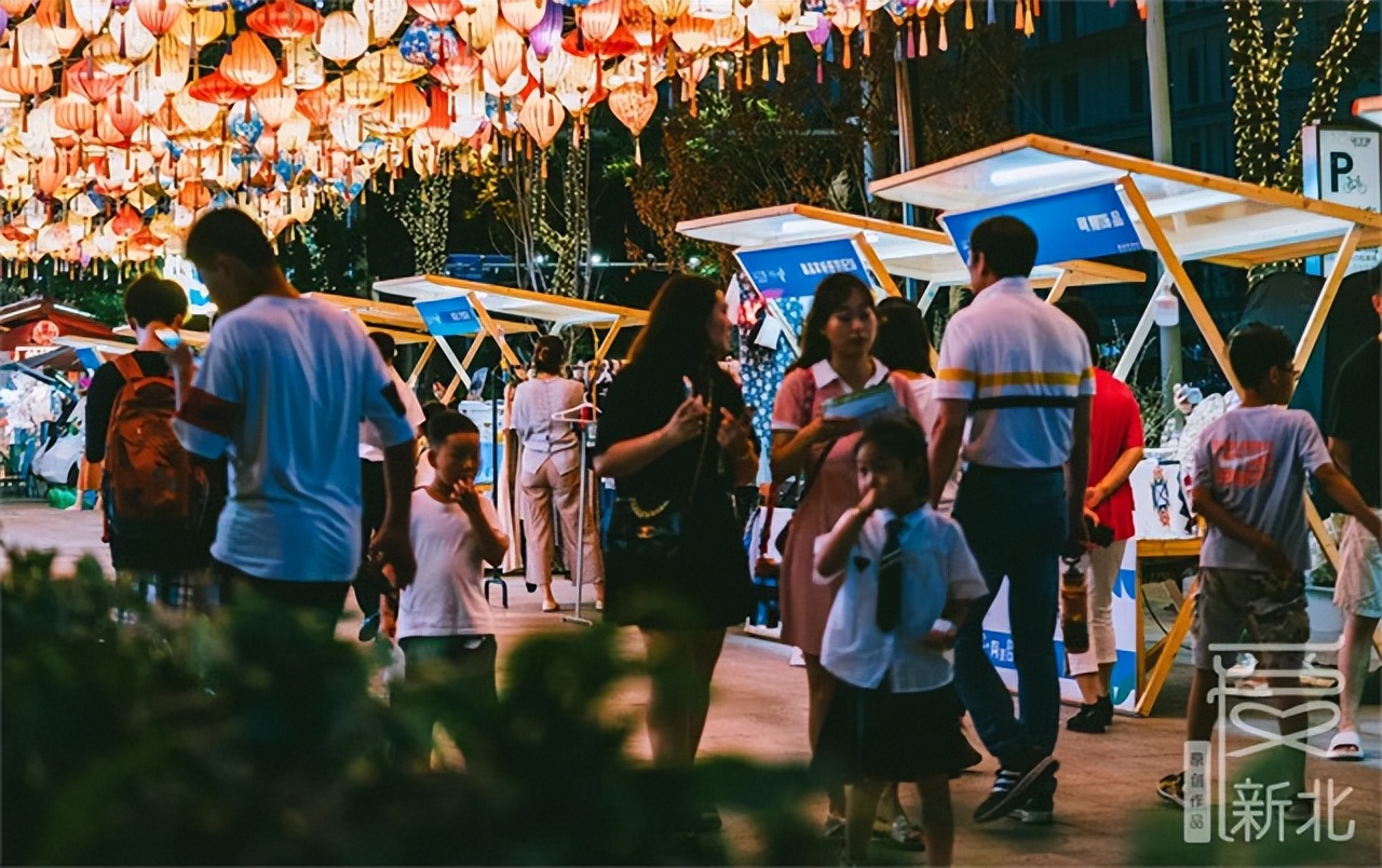 仲夏夜,逛“井井有条街·青年创业集市”,有生活有晚风也有故事……
