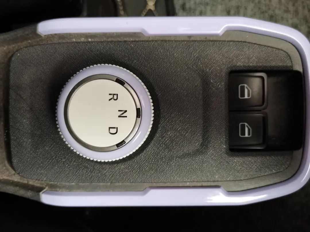 宏光miniev和奇瑞qq冰淇淋,五万块钱五菱宏光mini