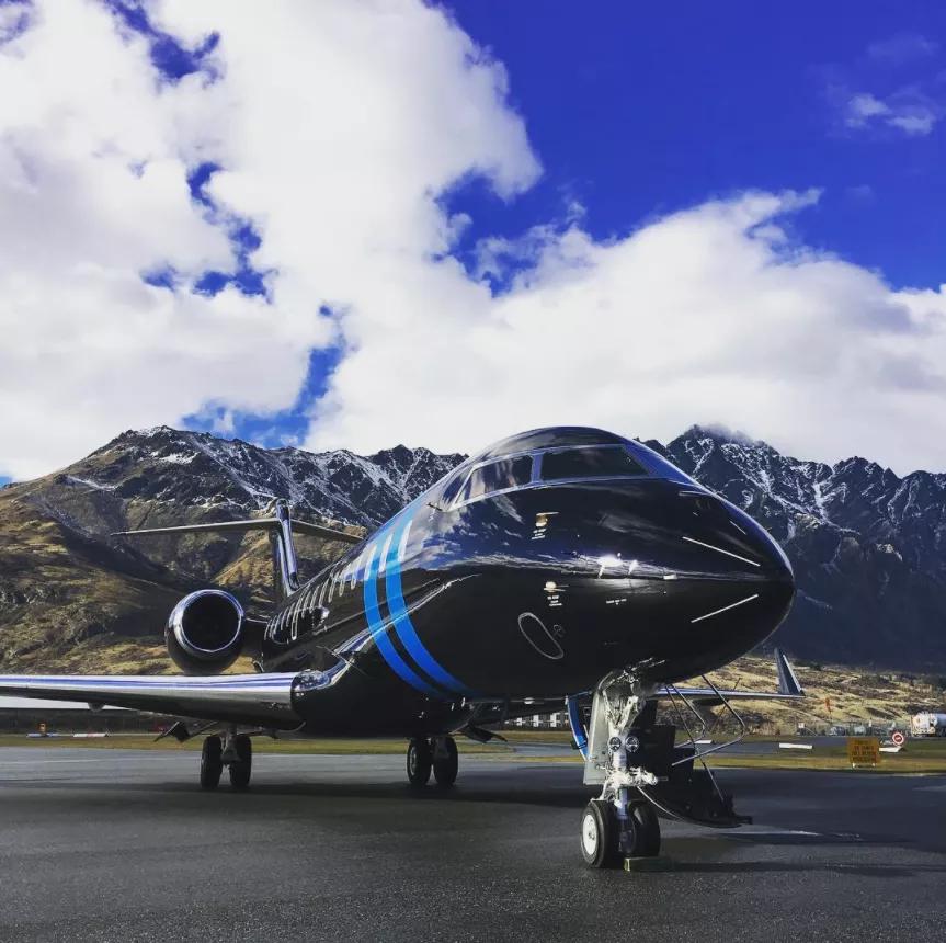 富豪狂撒一亿美金,土豪狂撒888万现金