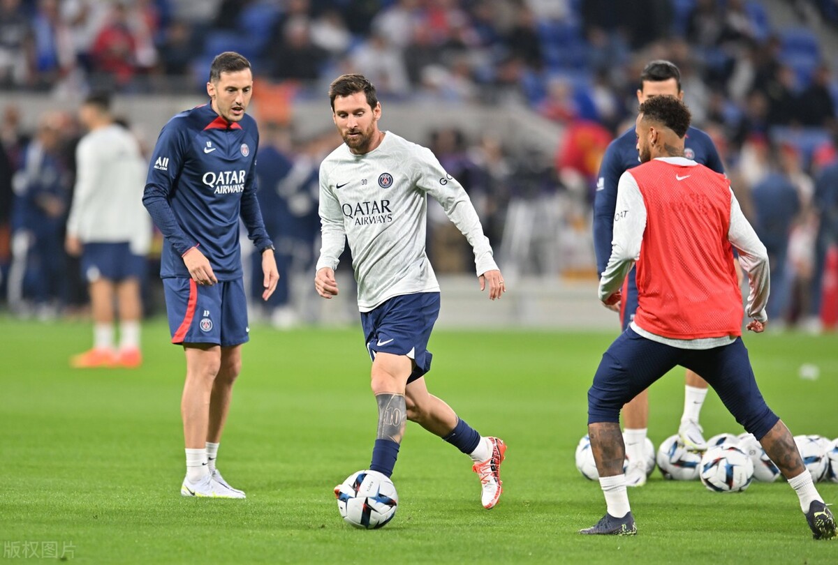 托雷斯和c罗谁的历史地位高,c罗梅西托雷斯