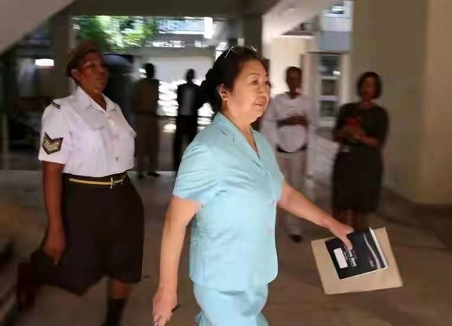 中国女商人在非洲被判15年监禁,行为引发众怒,耿爽:绝不袒护