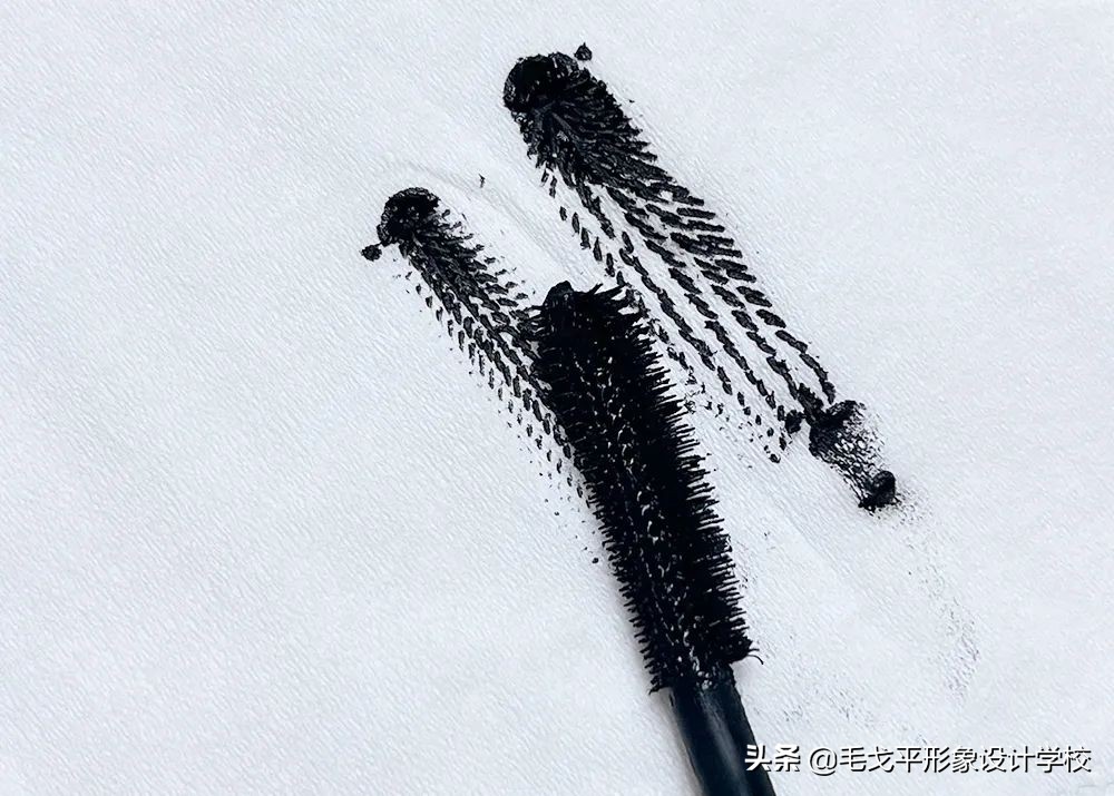 最新上妆技巧这样化妆绝对不卡粉,夏天化妆要怎么样才可以不浮粉