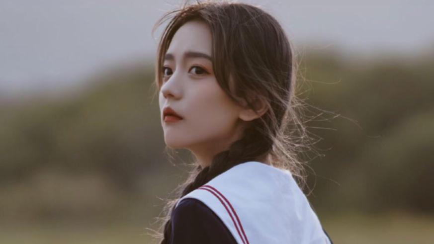 中年人喜欢却克制的表现,成年人的喜欢是克制和隐忍