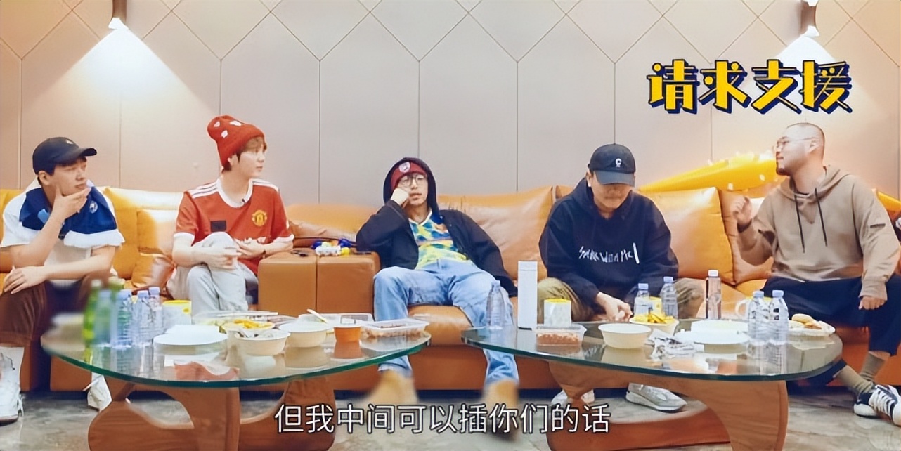 鹿晗郭麒麟看球,鹿晗与郭麒麟看球