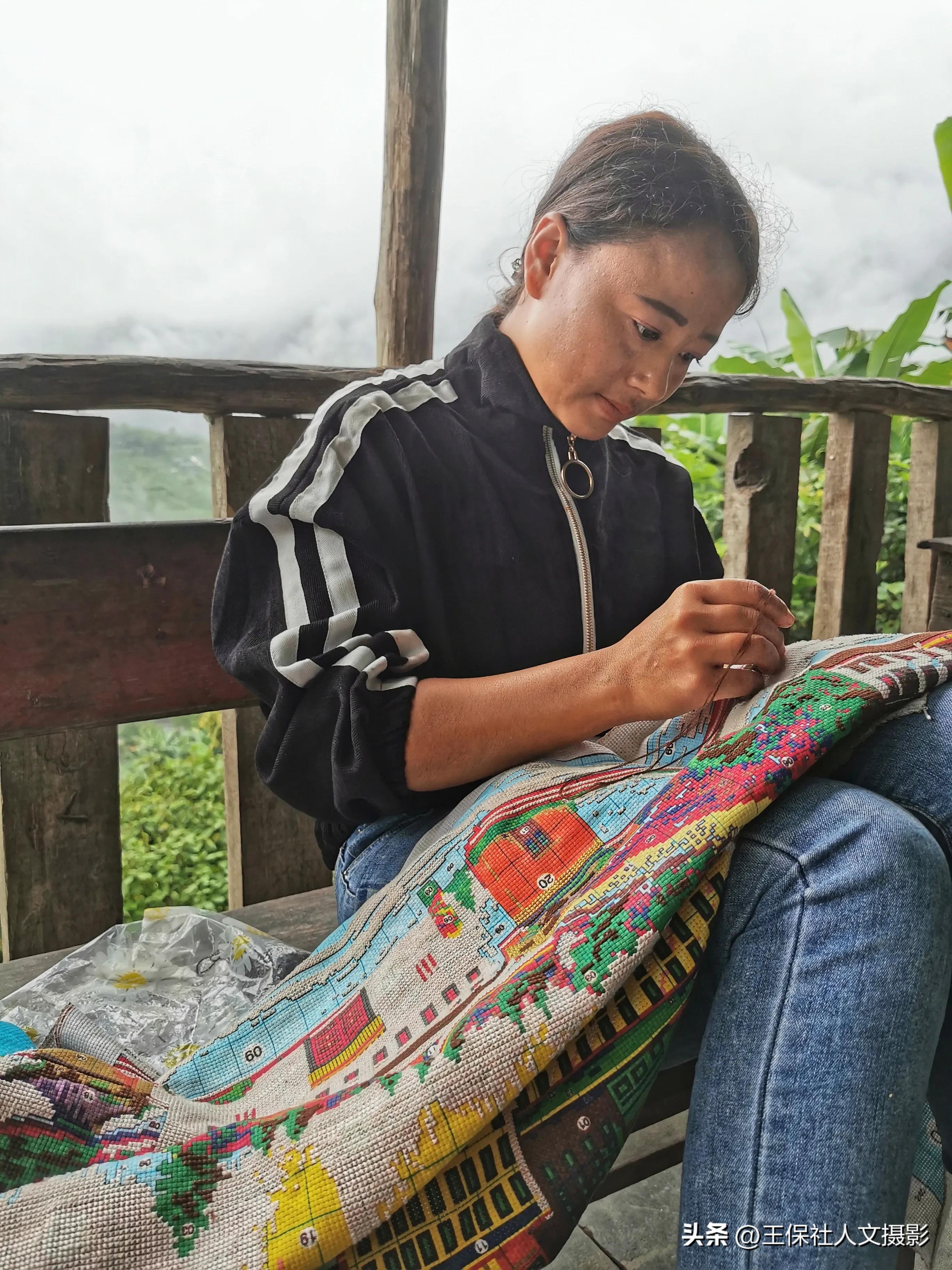 布达拉宫墙布刺绣,手工缝制的布达拉宫画像