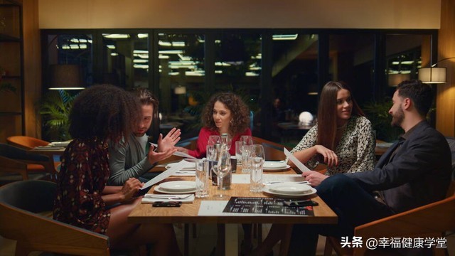 晚饭什么时候吃对身体最好,晚饭应该在几点吃对人比较好