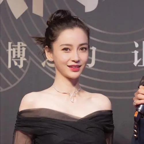 杨颖与黄晓明的真实状况,杨颖在黄晓明之前到底有多火