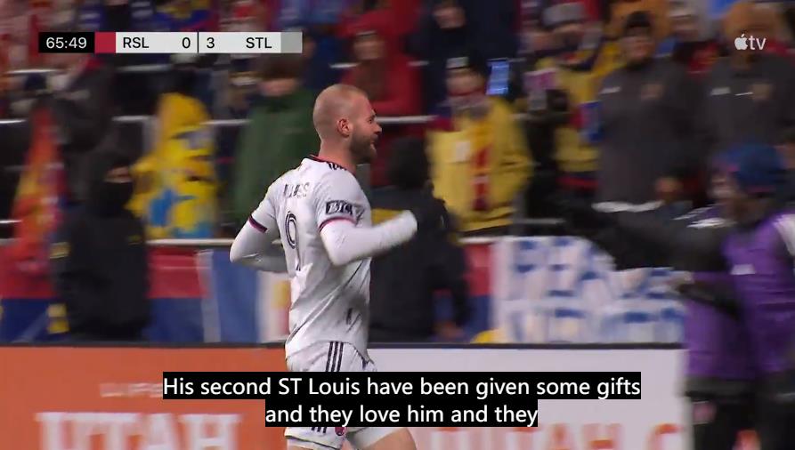 身高1米9，却喜欢用脚进球，26岁的谢顶射手，成了美国球队的大腿